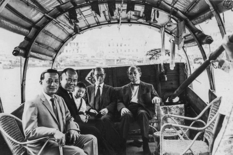 Sampan to Tai Pak Floating Restaurant